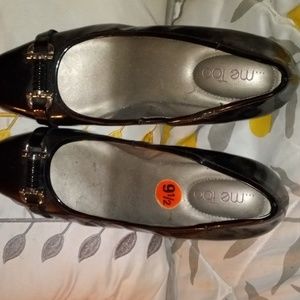 Women's flat dress shoes with decorative buckle